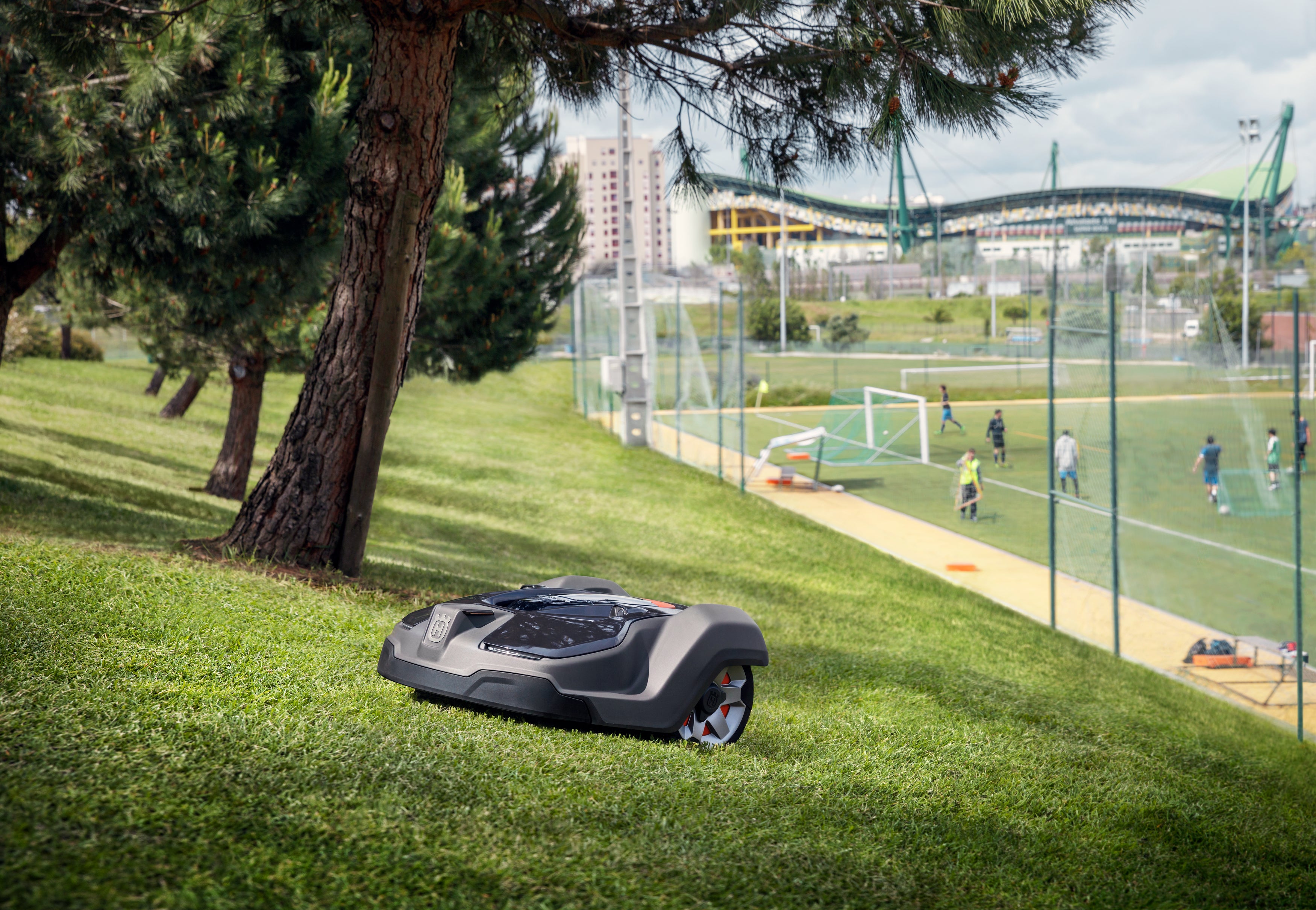 Roboty koszące w promocji