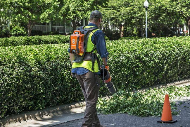 Bateria Akumulatorowa plecakowa z szelkami i adapterem BLi950X Husqvarna