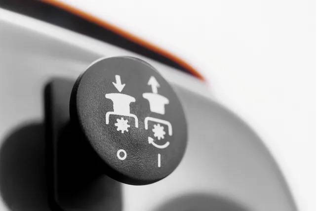 Traktorek Husqvarna TC238TX + Szczotka 100 cm - Zestaw