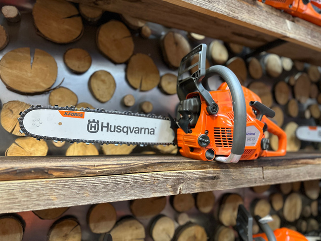 Pilarka spalinowa Husqvarna 543 XP + olej Husqvarna