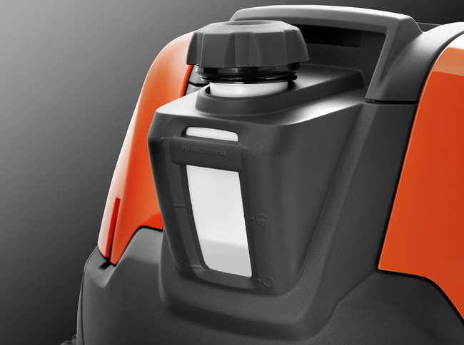 Rider Husqvarna R214TC 12 kW 94cm 586 cm³ z kosiskiem COMBI 94