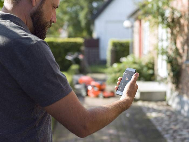 Rider Husqvarna R320X AWD 10.3 kW 546 cm³ 94-112 cm bez kosiska