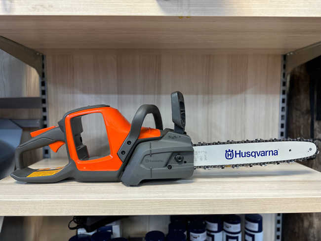 Pilarka Akumulatorowa Husqvarna 240i w zestawie z baterią i ładowarką