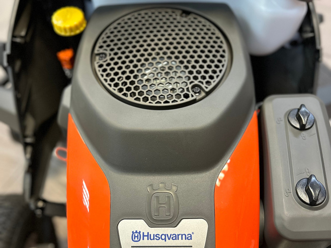 Traktorek Husqvarna TC114 9 kW 95 cm 452 cm³