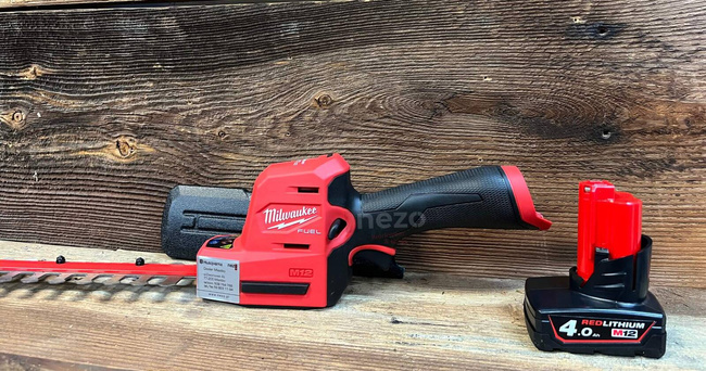 Nożyce do żywopłotu 20 cm Milwaukee M12FHT20-402