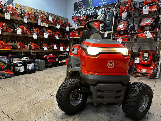 Traktorek Husqvarna TC114 9 kW 95 cm 452 cm³