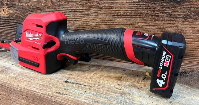 Nożyce do żywopłotu 20 cm Milwaukee M12FHT20-402