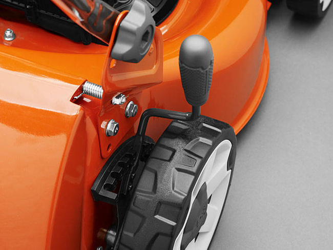 Kosiarka spalinowa Husqvarna LC151 + olej Husqvarna