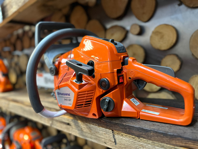 Pilarka spalinowa Husqvarna 543 XP + olej Husqvarna