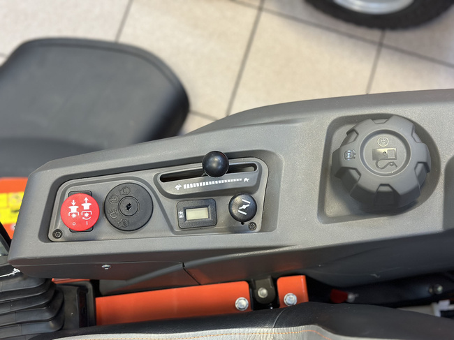 Kosiarka spalinowa Husqvarna ZTH Z242F 16.4 kW + 724 cm³ + 107 cm + olej Husqvarna