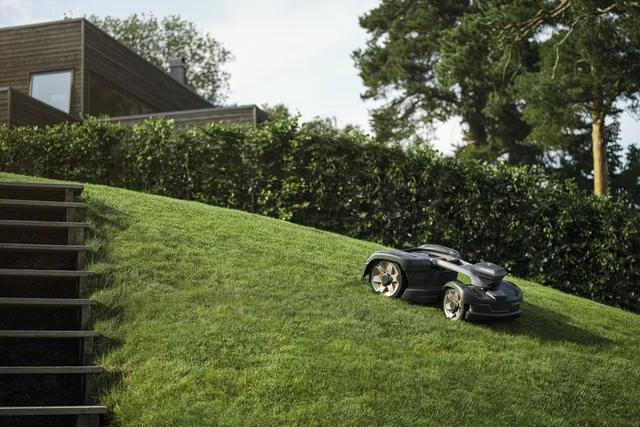 Robot koszący Husqvarna Automower® 435X AWD NERA z technologią bezprzewodową