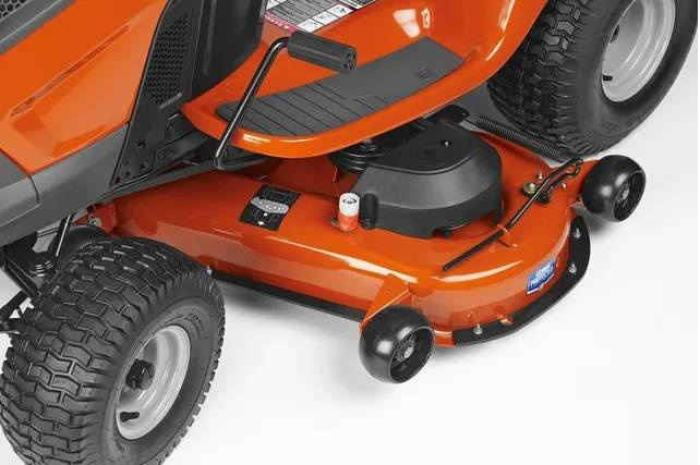 Traktorek Husqvarna TC238TX + Szczotka 100 cm - Zestaw