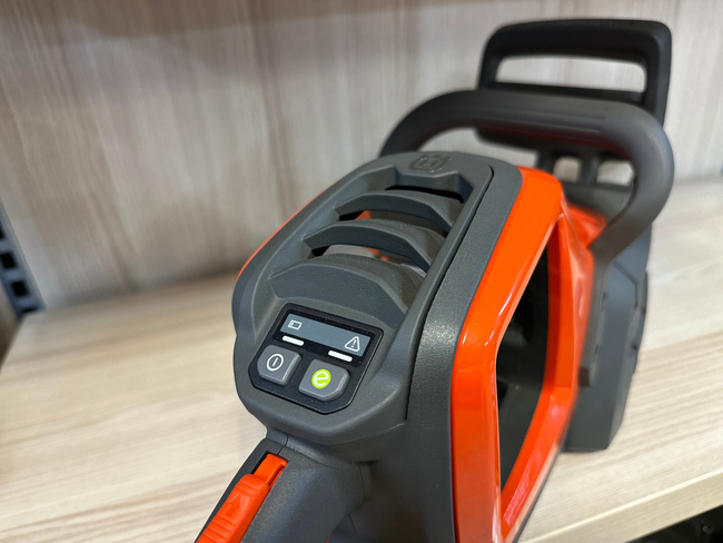 Pilarka Akumulatorowa Husqvarna 240i bez baterii i ładowarki+ ŁAŃCUCH GRATIS