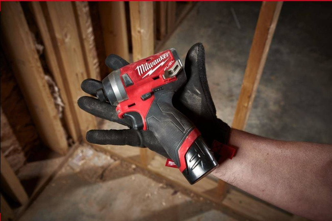 Zakrętarka udarowa 1/4" HEX Milwaukee M12FID-0