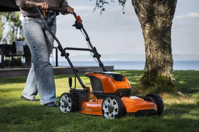 Kosiarka Husqvarna LB 246iS