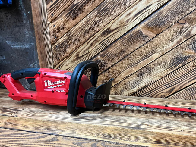 Nożyce do żywopłotu 45 cm Milwaukee M18FHT45-802