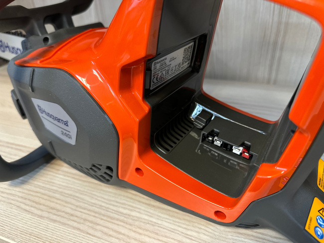 Pilarka Akumulatorowa Husqvarna 240i bez baterii i ładowarki+ ŁAŃCUCH GRATIS