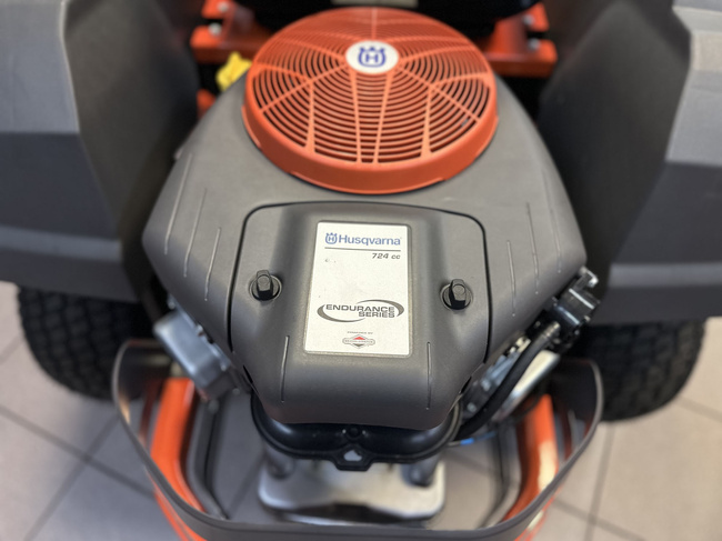 Kosiarka spalinowa Husqvarna ZTH Z242F 16.4 kW + 724 cm³ + 107 cm + olej Husqvarna