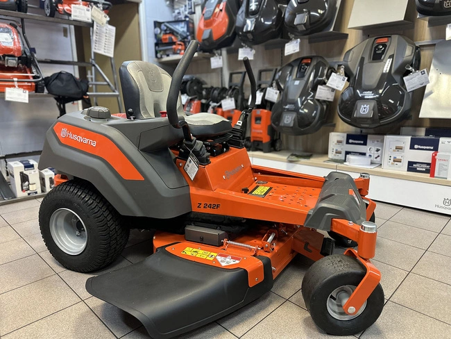 Kosiarka spalinowa Husqvarna ZTH Z242F 16.4 kW + 724 cm³ + 107 cm + olej Husqvarna