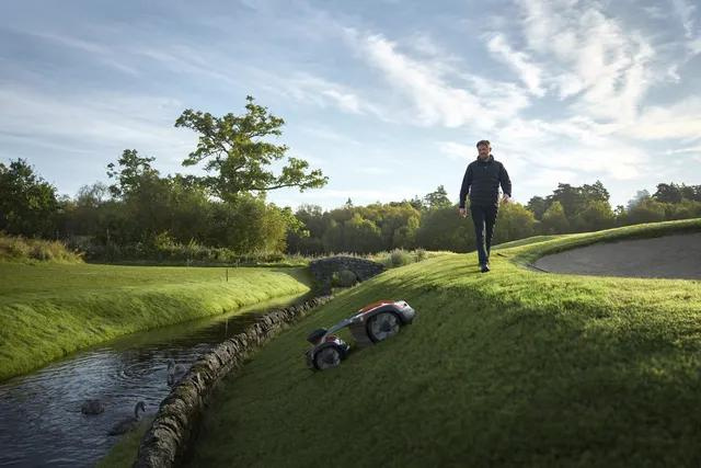 Robot koszący HUSQVARNA AUTOMOWER® 535 AWD EPOS™