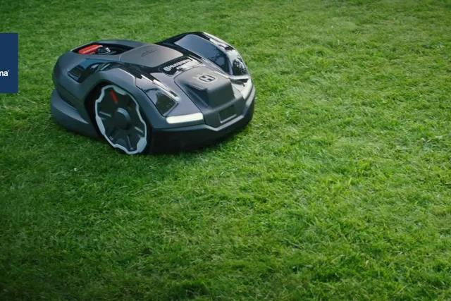 Robot koszący Husqvarna Automower® 405XE NERA z technologią bezprzewodową