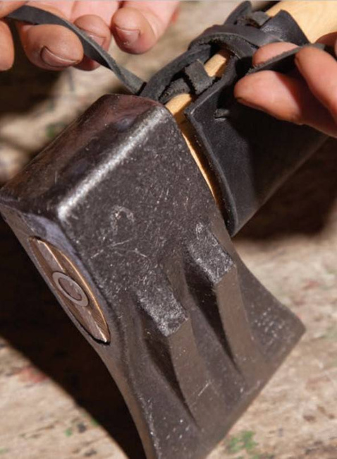 Siekiera klinowa-rozłupująca 2 kg styl jesion pokostowane