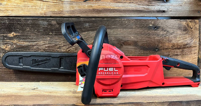 Pilarka łańcuchowa 30 cm Milwaukee M18FCHSC-121