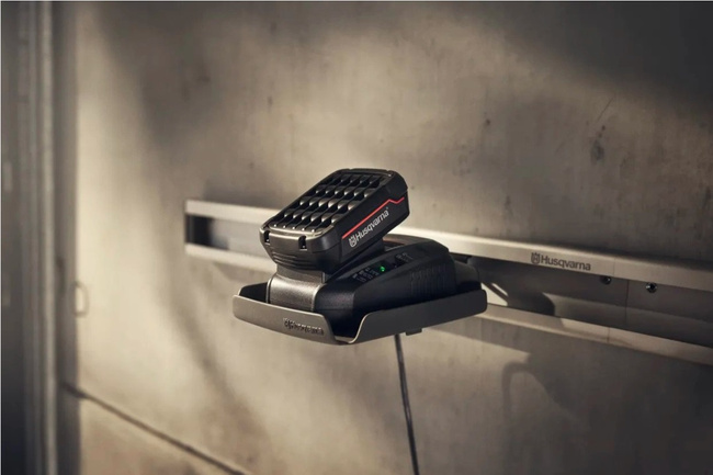 Ładowarka Husqvarna Aspire P4A 18-C70 70W