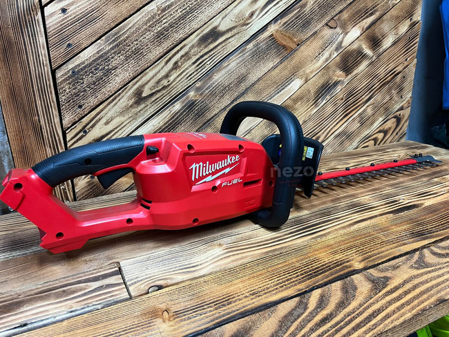 Nożyce do żywopłotu 45 cm Milwaukee M18FHT45-802